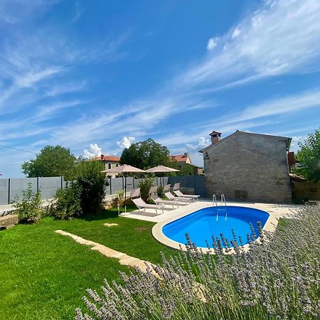 Agroturizam Nezic Villa Oprtalj Buitenkant foto