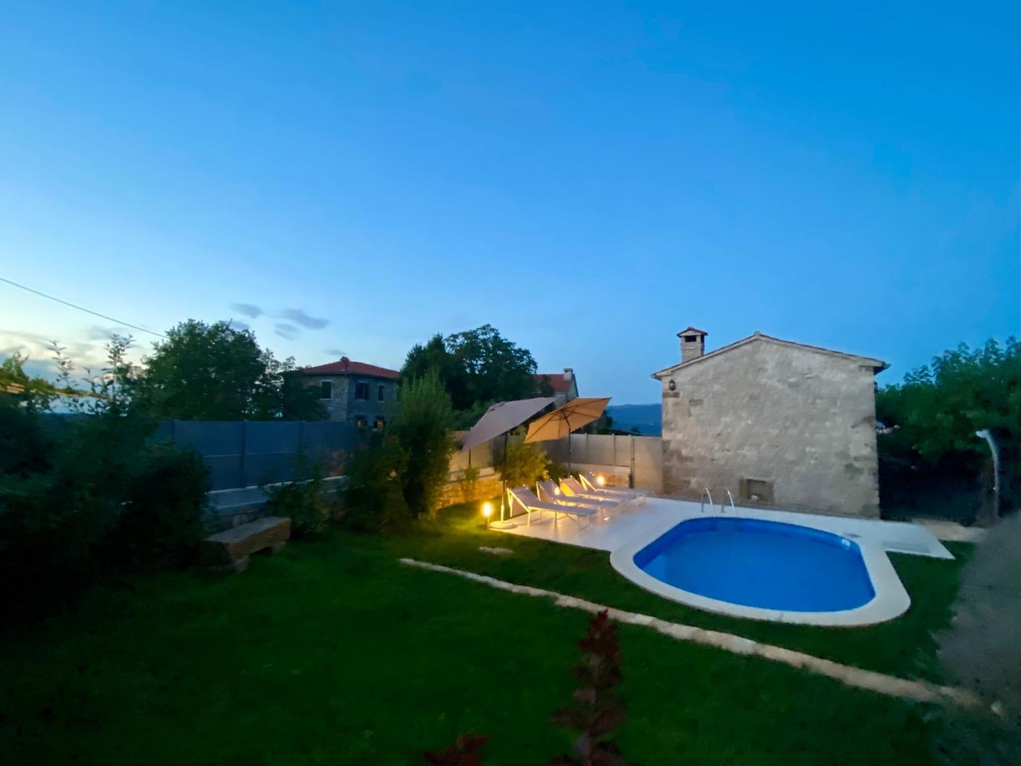 Agroturizam Nezic Villa Oprtalj Buitenkant foto