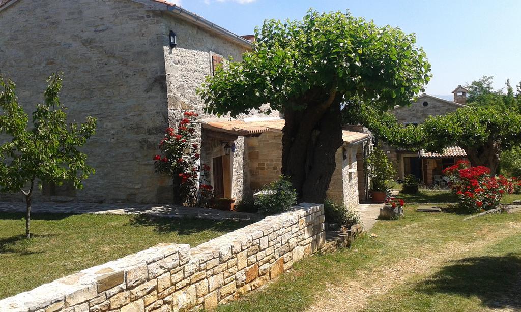 Agroturizam Nezic Villa Oprtalj Buitenkant foto