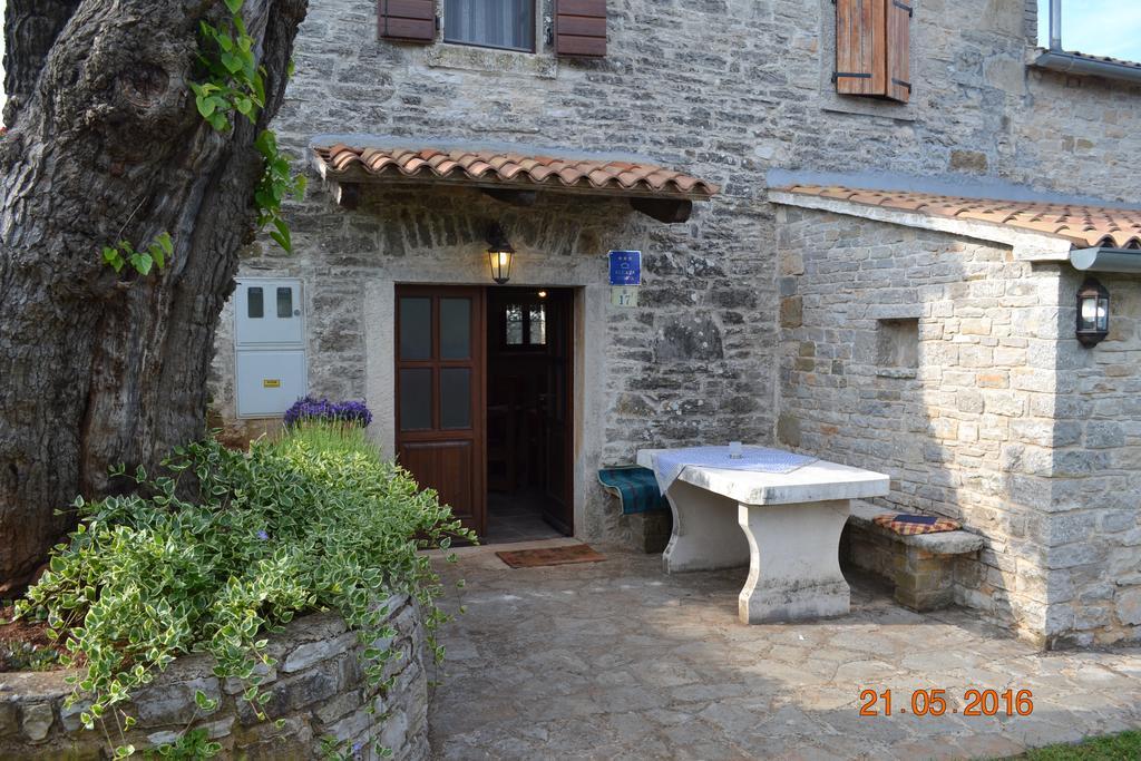 Agroturizam Nezic Villa Oprtalj Buitenkant foto